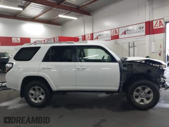 ✅ 2016 Toyota 4Runner SR5 • VIN: JTEZU5JR8G5141428 • Lot: 43429881. Listed on IAAI with 221,227 mi. Free auction sales archive from the USA and detailed vehicle history report at DreamBid. Image 13.