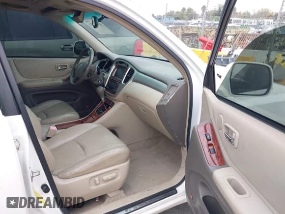 ✅ 2006 Toyota Highlander Limited • VIN: JTEEW21A860031914 • Lot: 43864051. Wystawiony na IAAI z przebiegiem 289 591 mil. Bezpłatny archiwum sprzedaży aukcyjnych z USA i szczegółowy raport historii pojazdu na DreamBid. Zdjęcie 5.