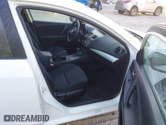 ✅ 2012 Mazda 3 i Sport • VIN: JM1BL1UG4C1551687 • Lot: 43390051. Wystawiony na IAAI z przebiegiem 139 705 mil. Bezpłatny archiwum sprzedaży aukcyjnych z USA i szczegółowy raport historii pojazdu na DreamBid. Zdjęcie 5.