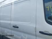 ✅ 2017 Ford Transit • VIN: 1FTYE1ZM0HKA09961 • Lot: 42434479. Wystawiony na IAAI z przebiegiem 51 061 mil. Bezpłatny archiwum sprzedaży aukcyjnych z USA i szczegółowy raport historii pojazdu na DreamBid. Zdjęcie 13.