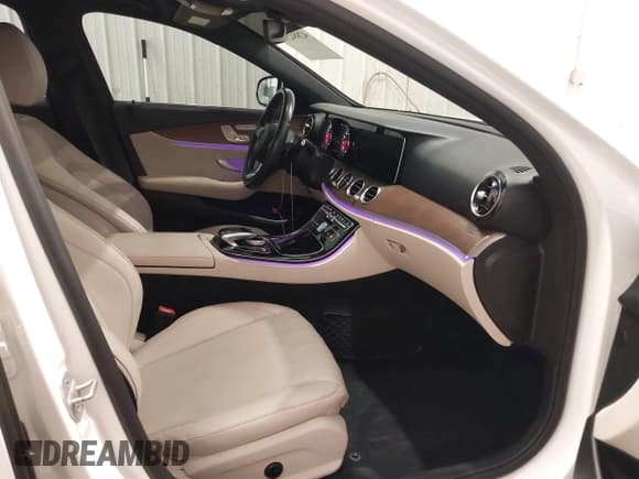 ✅ 2017 Mercedes-Benz E 300 Luxury • VIN: WDDZF4KB6HA016663 • Лот: 42884290. Опубликован ранее на IAAI с пробегом 137 592 миль. Бесплатный доступ к архиву аукционных продаж из США и подробный отчёт об истории автомобиля на DreamBid. Изображение 5.