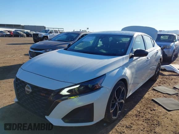 ✅ 2024 Nissan Altima SR • VIN: 1N4BL4CV8RN373226 • Lot: 43837538. Wystawiony na IAAI z przebiegiem 40 984 mil. Bezpłatny archiwum sprzedaży aukcyjnych z USA i szczegółowy raport historii pojazdu na DreamBid. Zdjęcie 18.