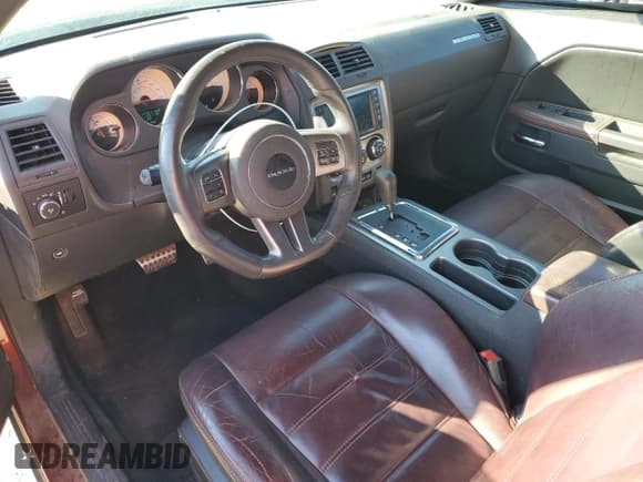 ✅ 2014 Dodge Challenger R/T 100th Anniversary Appearance • VIN: 2C3CDYBT5EH310904 • Lot: 74593614. Wystawiony na Copart z przebiegiem 108 505 mil. Bezpłatny archiwum sprzedaży aukcyjnych z USA i szczegółowy raport historii pojazdu na DreamBid. Zdjęcie 8.