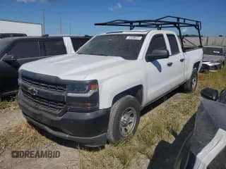 2019 Chevrolet Silverado 1500 Work Truck z VIN 2GCRCNEC1K1221838, wystawiony jako Copart lot #69291995 z przebiegiem 121 134 mil mil oraz Czysty tytuł • Clean title. Historia ofert i sprzedaży dostępna na DreamBid. Obrazek 1.