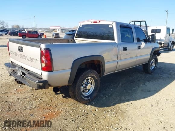 ✅ 2006 Chevrolet Silverado 2500HD LT3 • VIN: 1GCHK23D26F251258 • Лот: 41717697. Опубликован ранее на IAAI с пробегом Не указан. Бесплатный доступ к архиву аукционных продаж из США и подробный отчёт об истории автомобиля на DreamBid. Изображение 4.