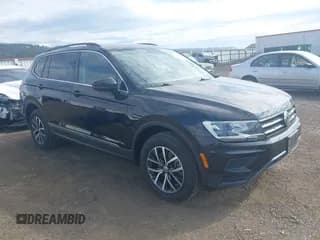 ✅ 2020 Volkswagen Tiguan SE • VIN: 3VV2B7AX0LM099493 • Lot: 43021049. Wystawiony na IAAI z przebiegiem 52 503 mil. Bezpłatny archiwum sprzedaży aukcyjnych z USA i szczegółowy raport historii pojazdu na DreamBid. Zdjęcie 1.