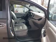 ✅ 2018 Toyota Sienna XLE • VIN: 5TDDZ3DC8JS207490 • Lot: 40890775. Listed on IAAI with 97,260 mi. Free auction sales archive from the USA and detailed vehicle history report at DreamBid. Image 5.