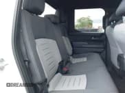 ✅ 2024 Toyota Tacoma SR5 • VIN: 3TYLB5JN0RT011867 • Lot: 43376269. Wystawiony na IAAI z przebiegiem 11 323 mil. Bezpłatny archiwum sprzedaży aukcyjnych z USA i szczegółowy raport historii pojazdu na DreamBid. Zdjęcie 8.