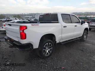 ✅ 2020 Chevrolet Silverado 1500 Custom Trail Boss • VIN: 1GCPYCEF3LZ166132 • Lot: 43265003. Wystawiony na IAAI z przebiegiem 65 805 mil. Bezpłatny archiwum sprzedaży aukcyjnych z USA i szczegółowy raport historii pojazdu na DreamBid. Zdjęcie 4.