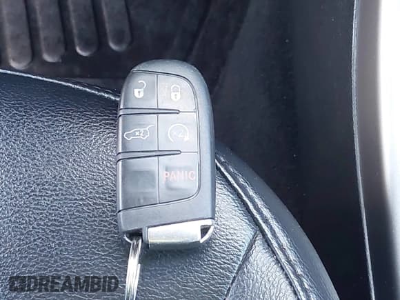 ✅ 2018 Jeep Compass Latitude • VIN: 3C4NJCBB5JT194919 • Lot: 42297016. Listed on IAAI with 92,576 mi. Free auction sales archive from the USA and detailed vehicle history report at DreamBid. Image 11.