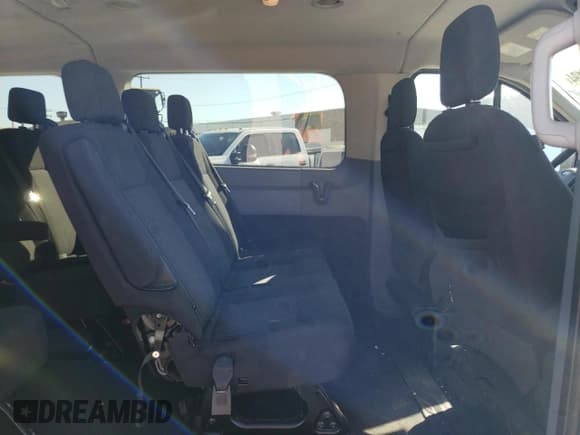 ✅ 2018 Ford Transit Passenger XL • VIN: 1FBZX2YG9JKA72955 • Lot: 59350194. Listed on Copart with 151,401 mi. Free auction sales archive from the USA and detailed vehicle history report at DreamBid. Image 11.