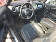 ✅ 2013 MINI Convertible • VIN: WMWZN3C52DT568625 • Лот: 67493415. Опубликован ранее на Copart с пробегом 123 843 миль. Бесплатный доступ к архиву аукционных продаж из США и подробный отчёт об истории автомобиля на DreamBid. Изображение 8.