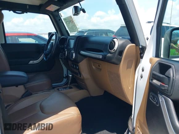 ✅ 2018 Jeep Wrangler Unlimited Sahara • VIN: 1C4BJWEG3JL805263 • Lot: 42593276. Listed on IAAI with 96,489 mi. Free auction sales archive from the USA and detailed vehicle history report at DreamBid. Image 5.