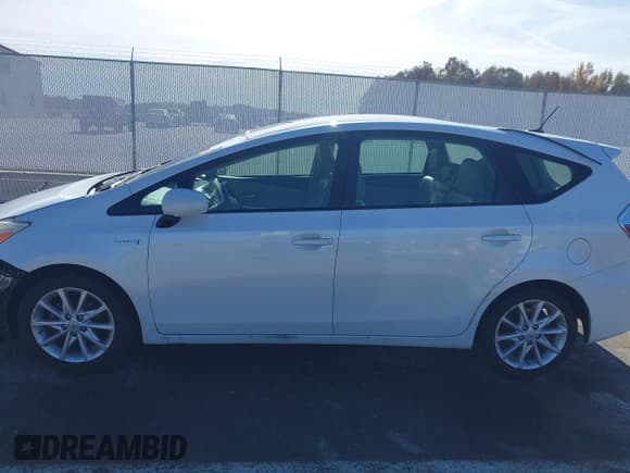 ✅ 2013 Toyota Prius Three • VIN: JTDZN3EU6D3276726 • Лот: 43595523. Опубликован ранее на IAAI с пробегом 133 948 миль. Бесплатный доступ к архиву аукционных продаж из США и подробный отчёт об истории автомобиля на DreamBid. Изображение 15.