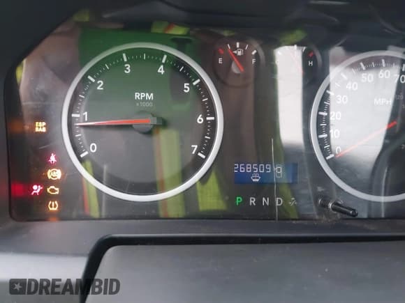 ✅ 2010 Dodge 1500 ST • VIN: 1D7RB1GK3AS196655 • Lot: 41493605. Wystawiony na IAAI z przebiegiem 268 509 mil. Bezpłatny archiwum sprzedaży aukcyjnych z USA i szczegółowy raport historii pojazdu na DreamBid. Zdjęcie 7.