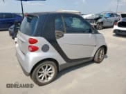 ✅ 2009 Smart fortwo Pure • VIN: WMEEJ31X39K315300 • Lot: 81029255. Wystawiony na Copart z przebiegiem 236 780 mil. Bezpłatny archiwum sprzedaży aukcyjnych z USA i szczegółowy raport historii pojazdu na DreamBid. Zdjęcie 3.