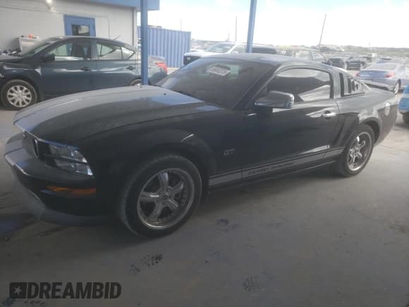 ✅ 2006 Ford Mustang GT Deluxe • VIN: 1ZVFT82H265257057 • Лот: 86852275. Опубликован ранее на Copart с пробегом 20 822 миль. Бесплатный доступ к архиву аукционных продаж из США и подробный отчёт об истории автомобиля на DreamBid. Изображение 1.