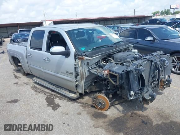 ✅ 2012 Chevrolet Silverado 1500 LT • VIN: 3GCPCSE21CG284962 • Lot: 42740527. Wystawiony na IAAI z przebiegiem Nie podano. Bezpłatny archiwum sprzedaży aukcyjnych z USA i szczegółowy raport historii pojazdu na DreamBid. Zdjęcie 1.