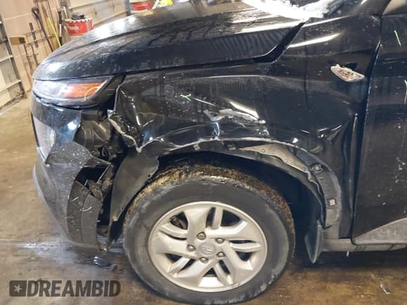 ✅ 2023 Hyundai Venue SE • VIN: KMHRB8A32PU215077 • Lot: 41407844. Listed on IAAI with 35,236 mi. Free auction sales archive from the USA and detailed vehicle history report at DreamBid. Image 17.