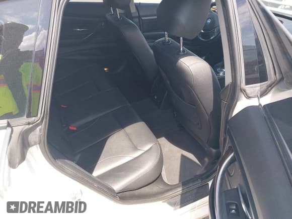 ✅ 2015 BMW 3 Series 328i Gran Turismo xDrive • VIN: WBA3X5C50FD561388 • Lot: 42221204. Wystawiony na IAAI z przebiegiem 192 360 mil. Bezpłatny archiwum sprzedaży aukcyjnych z USA i szczegółowy raport historii pojazdu na DreamBid. Zdjęcie 8.