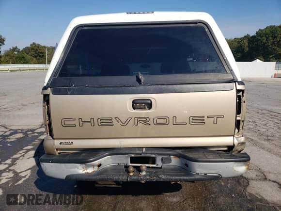 2005 Chevrolet Silverado 1500 с VIN 1GCEC14X05Z193845, выставлен на аукционе Copart как лот 86105485 с пробегом 200 718 миль миль и Списание • Salvage title. История ставок и продаж доступна на DreamBid. Изображение 6.