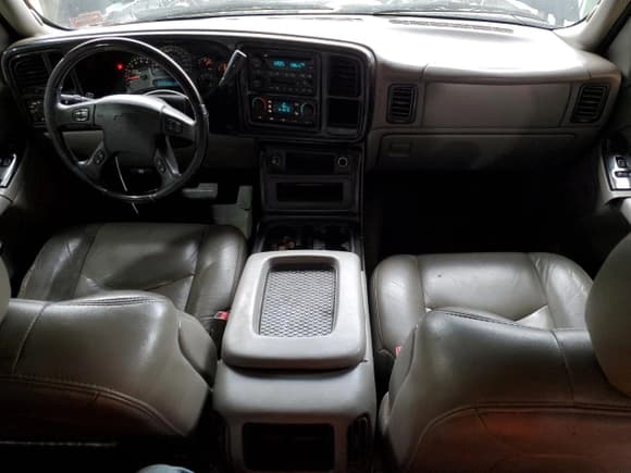 ✅ 2005 Chevrolet Silverado 1500 LT • VIN: 1GCEC19T05Z247523 • Лот: 57869975. Опубликован ранее на Copart с пробегом 190 211 миль. Бесплатный доступ к архиву аукционных продаж из США и подробный отчёт об истории автомобиля на DreamBid. Изображение 8.