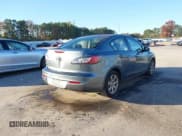 ✅ 2012 Mazda 3 i Sport • VIN: JM1BL1UFXC1533234 • Lot: 43624076. Wystawiony na IAAI z przebiegiem 230 464 mil. Bezpłatny archiwum sprzedaży aukcyjnych z USA i szczegółowy raport historii pojazdu na DreamBid. Zdjęcie 4.