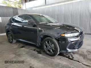 2024 Dodge Hornet R/T z VIN ZACPDFCW4R3A33958, wystawiony jako Copart lot #66137165 z przebiegiem 30 225 mil mil oraz Nie do naprawy • Non repairable. Historia ofert i sprzedaży dostępna na DreamBid. Obrazek 4.