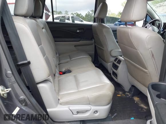 ✅ 2016 Honda Pilot EX-L • VIN: 5FNYF5H71GB038672 • Lot: 41990281. Listed on IAAI with 118,900 mi. Free auction sales archive from the USA and detailed vehicle history report at DreamBid. Image 8.