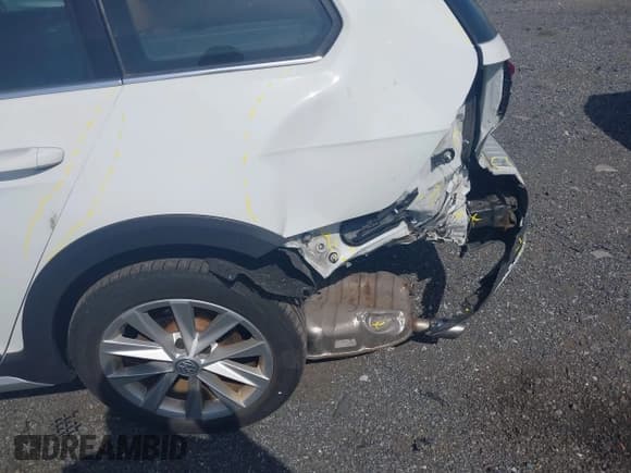 ✅ 2019 Volkswagen Golf S • VIN: 3VWH17AUXKM501078 • Lot: 42158280. Wystawiony na IAAI z przebiegiem 57 049 mil. Bezpłatny archiwum sprzedaży aukcyjnych z USA i szczegółowy raport historii pojazdu na DreamBid. Zdjęcie 6.