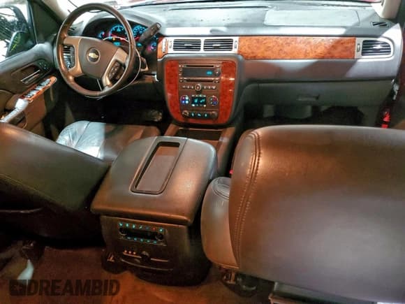 ✅ 2013 Chevrolet Suburban LT • VIN: 1GNSKJE73DR291312 • Lot: 93508025. Listed on Copart with 151,046 mi. Free auction sales archive from the USA and detailed vehicle history report at DreamBid. Image 8.