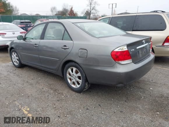 ✅ 2005 Toyota Camry LE • VIN: 4T1BE30K45U607141 • Лот: 43747746. Опубликован ранее на IAAI с пробегом 179 529 миль. Бесплатный доступ к архиву аукционных продаж из США и подробный отчёт об истории автомобиля на DreamBid. Изображение 3.