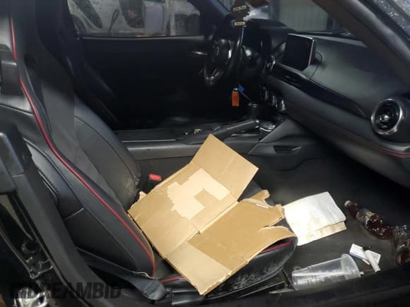 ✅ 2017 FIAT 124 Spider Elaborazione Abarth • VIN: JC1NFAEKXH0124919 • Lot: 90136945. Listed on Copart with 87,257 mi. Free auction sales archive from the USA and detailed vehicle history report at DreamBid. Image 10.