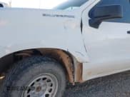 ✅ 2021 Chevrolet Silverado 1500 Work Truck • VIN: 1GCRYAEF5MZ323027 • Lot: 43484331. Wystawiony na IAAI z przebiegiem Nie podano. Bezpłatny archiwum sprzedaży aukcyjnych z USA i szczegółowy raport historii pojazdu na DreamBid. Zdjęcie 6.