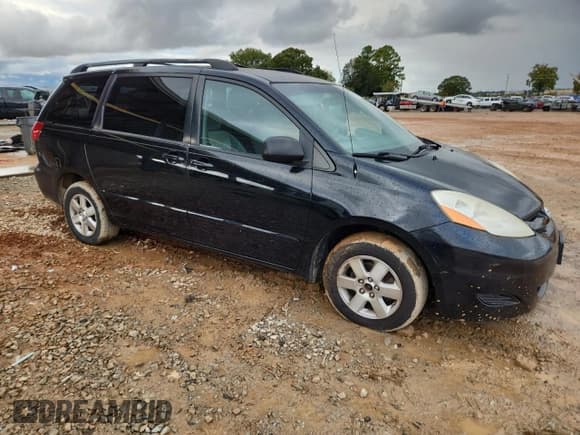 ✅ 2008 Toyota Sienna LE • VIN: 5TDZK23CX8S114678 • Lot: 90592235. Listed on Copart with 230,958 mi. Free auction sales archive from the USA and detailed vehicle history report at DreamBid. Image 4.