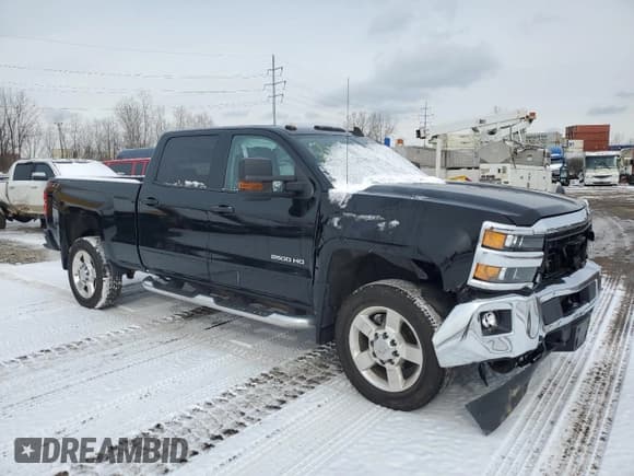 ✅ 2018 Chevrolet Silverado 2500HD LT • VIN: 1GC1KVEG2JF130975 • Lot: 44134105. Wystawiony na Copart z przebiegiem 68 105 mil. Bezpłatny archiwum sprzedaży aukcyjnych z USA i szczegółowy raport historii pojazdu na DreamBid. Zdjęcie 4.