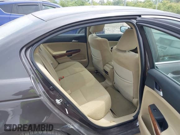 ✅ 2011 Honda Accord EX • VIN: 1HGCP2F72BA037123 • Lot: 42438929. Listed on IAAI with 104,232 mi. Free auction sales archive from the USA and detailed vehicle history report at DreamBid. Image 8.