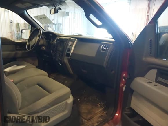 ✅ 2013 Ford F-150 XL • VIN: 1FTFW1ET1DFC87028 • Lot: 43531818. Wystawiony na IAAI z przebiegiem 171 692 mil. Bezpłatny archiwum sprzedaży aukcyjnych z USA i szczegółowy raport historii pojazdu na DreamBid. Zdjęcie 5.