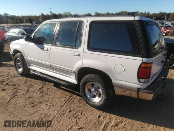 ✅ 1996 Ford Explorer XL • VIN: 1FMDU32X3TUD82101 • Lot: 43430903. Listed on IAAI with 178,999 mi. Free auction sales archive from the USA and detailed vehicle history report at DreamBid. Image 3.