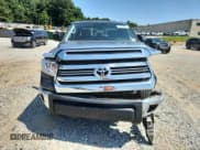 ✅ 2017 Toyota Tundra SR • VIN: 5TFRM5F19HX111254 • Lot: 63929145. Wystawiony na Copart z przebiegiem 30 677 mil. Bezpłatny archiwum sprzedaży aukcyjnych z USA i szczegółowy raport historii pojazdu na DreamBid. Zdjęcie 5.