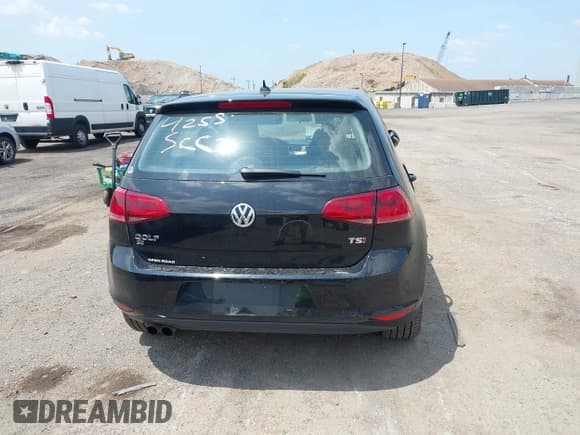 ✅ 2017 Volkswagen Golf S • VIN: 3VW217AU9HM040972 • Lot: 42516029. Listed on IAAI with 35,892 mi. Free auction sales archive from the USA and detailed vehicle history report at DreamBid. Image 16.