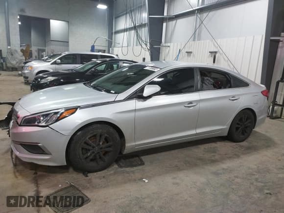 ✅ 2017 Hyundai Sonata SE • VIN: 5NPE24AF2HH588833 • Лот: 71709882. Опубликован ранее на Copart с пробегом 102 365 миль. Бесплатный доступ к архиву аукционных продаж из США и подробный отчёт об истории автомобиля на DreamBid. Изображение 1.