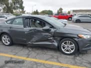 ✅ 2018 Ford Fusion SE • VIN: 3FA6P0LU1JR235017 • Lot: 43365139. Wystawiony na IAAI z przebiegiem 110 369 mil. Bezpłatny archiwum sprzedaży aukcyjnych z USA i szczegółowy raport historii pojazdu na DreamBid. Zdjęcie 6.