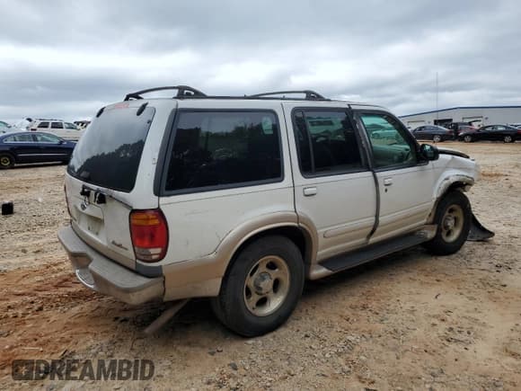 ✅ 1999 Ford Explorer XLT • VIN: 1FMZU32E6XZB47513 • Lot: 67897285. Wystawiony na Copart z przebiegiem 325 924 mil. Bezpłatny archiwum sprzedaży aukcyjnych z USA i szczegółowy raport historii pojazdu na DreamBid. Zdjęcie 3.