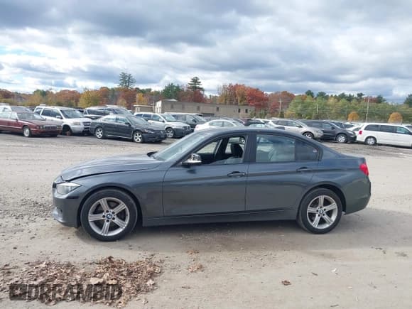 ✅ 2015 BMW 3 Series 328i xDrive • VIN: WBA3B5G56FNS14005 • Lot: 43557267. Listed on IAAI with 154,547 mi. Free auction sales archive from the USA and detailed vehicle history report at DreamBid. Image 14.
