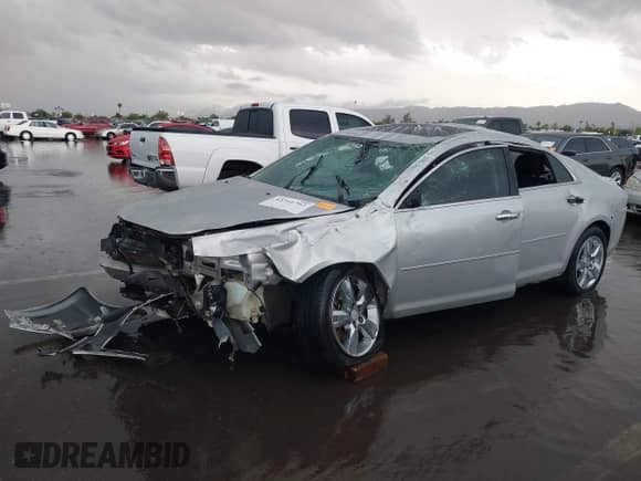 2012 Chevrolet Malibu 2LT z VIN 1G1ZD5EU9CF232515, wystawiony jako IAAI lot #43316702 z przebiegiem 251 197 mil mil oraz . Historia ofert i sprzedaży dostępna na DreamBid. Obrazek 2.