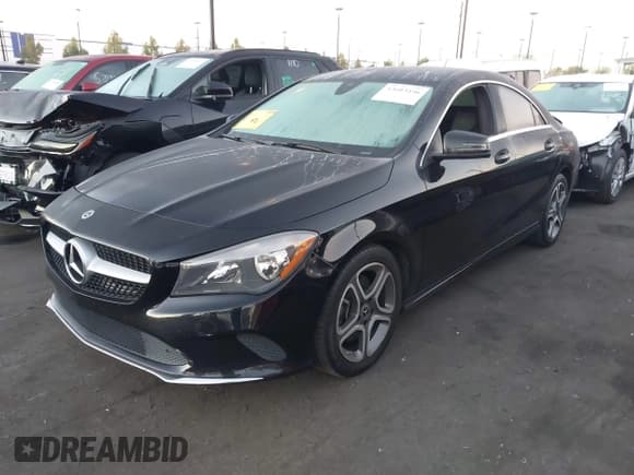 ✅ 2019 Mercedes-Benz CLA 250 • VIN: WDDSJ4EB2KN699568 • Lot: 43603446. Wystawiony na IAAI z przebiegiem 122 424 mil. Bezpłatny archiwum sprzedaży aukcyjnych z USA i szczegółowy raport historii pojazdu na DreamBid. Zdjęcie 17.