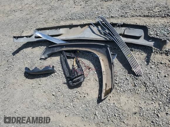 2001 Chevrolet Silverado 1500 LT z VIN 1GCEC19T01Z328774, wystawiony jako Copart lot #51870105 z przebiegiem Nie podano mil oraz Szkoda całkowita • Salvage title. Historia ofert i sprzedaży dostępna na DreamBid. Obrazek 12.