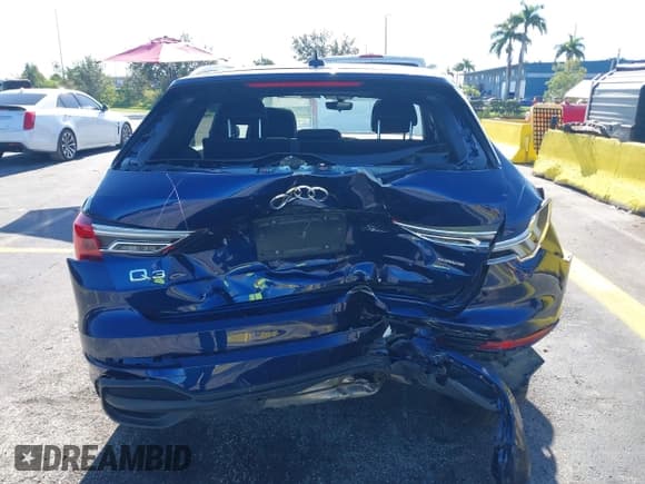 ✅ 2025 Audi Q3 S line Premium • VIN: WA1DECF30S1000920 • Lot: 42970671. Wystawiony na IAAI z przebiegiem 19 465 mil. Bezpłatny archiwum sprzedaży aukcyjnych z USA i szczegółowy raport historii pojazdu na DreamBid. Zdjęcie 16.