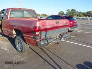 ✅ 1998 Dodge 1500 • VIN: 3B7HF13YXWG185302 • Lot: 43592328. Wystawiony na IAAI z przebiegiem Nie podano. Bezpłatny archiwum sprzedaży aukcyjnych z USA i szczegółowy raport historii pojazdu na DreamBid. Zdjęcie 6.